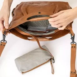 Aunts & Uncles Mrs. Muffin -Boutique-Taschenladen aunts uncles muffin caramel umhaengetasche 5 600x600