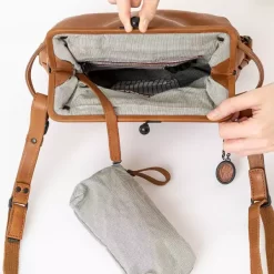 Aunts & Uncles Mrs. Tea Cake 13 Aunts & Uncles Mrs. Tea Cake -Boutique-Taschenladen aunts uncles tea cake caramel umhaengetasche 5 600x600